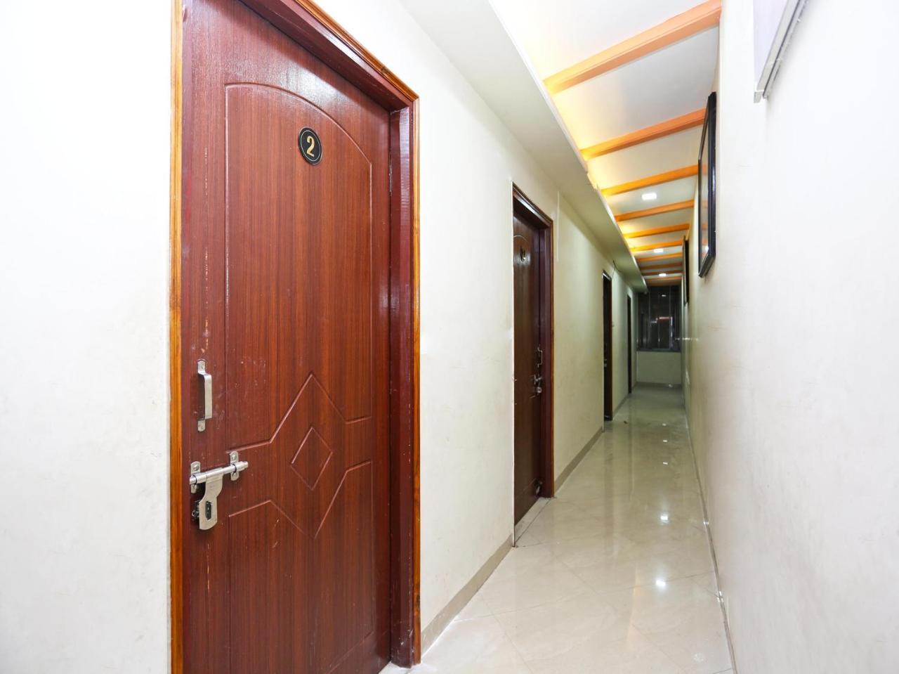 Oyo 14354 Amar Marriage Palace Hotel Dharmpura Bagian luar foto