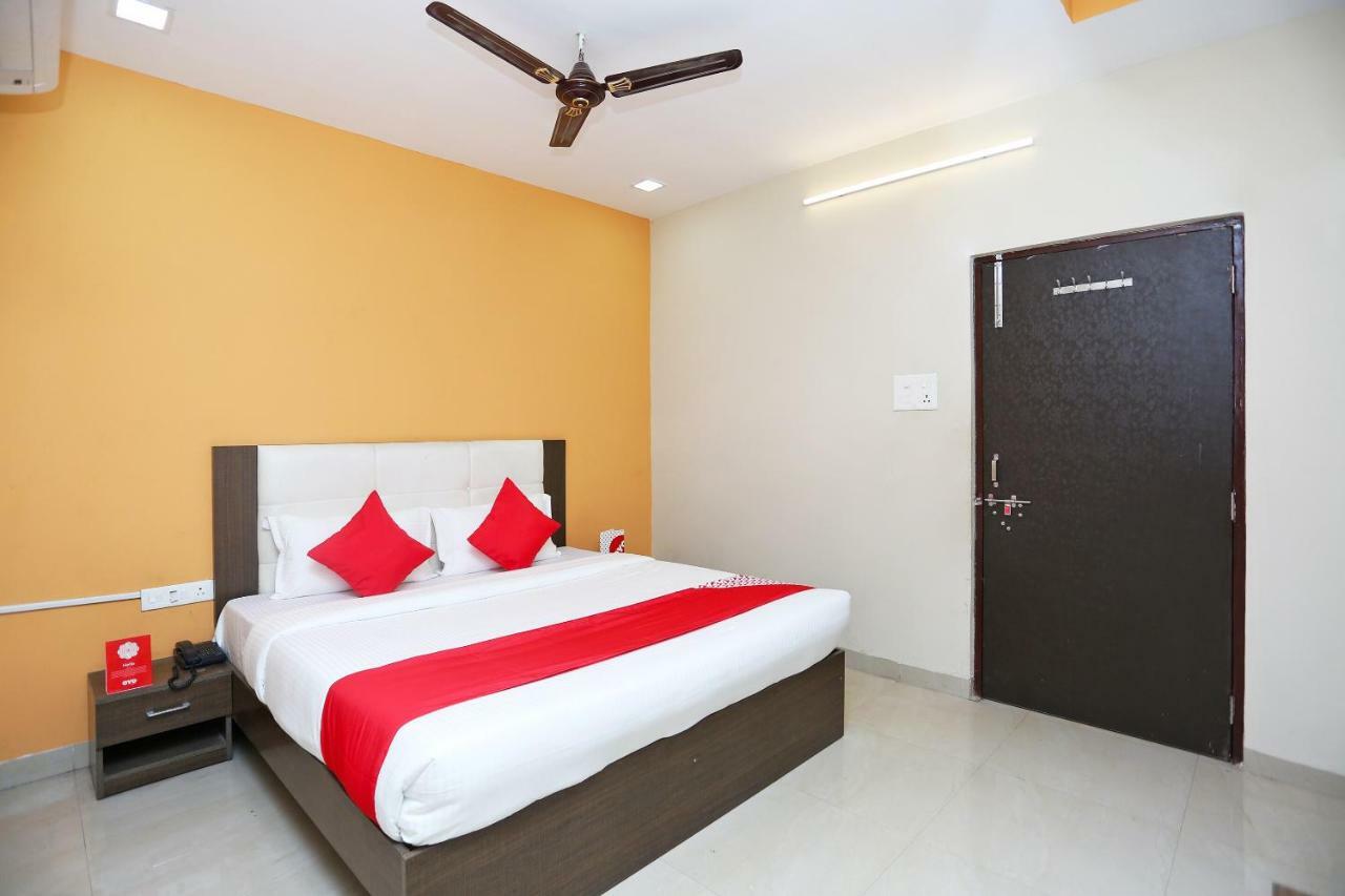 Oyo 14354 Amar Marriage Palace Hotel Dharmpura Bagian luar foto